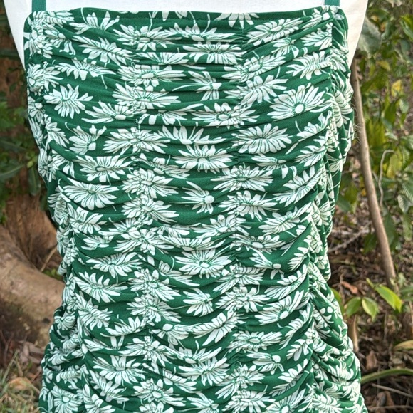 Torrid Stretch Mesh Cropped Shirred Cami Top Green, size 2 (18/20) - Picture 5 of 8